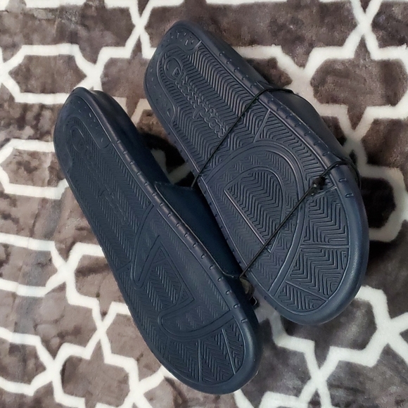 CHAMPION SLIPPERS NWT - Picture 5 of 6